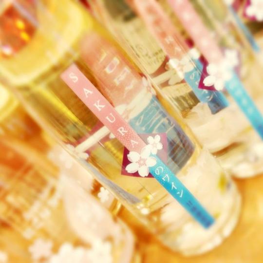 ワインコーナー、一足先に『春到来』