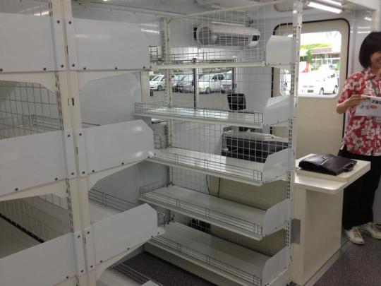 移動販売車　車内